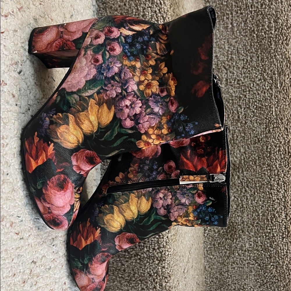 Super Fun Floral Ankle Boots - Picture 3 of 8